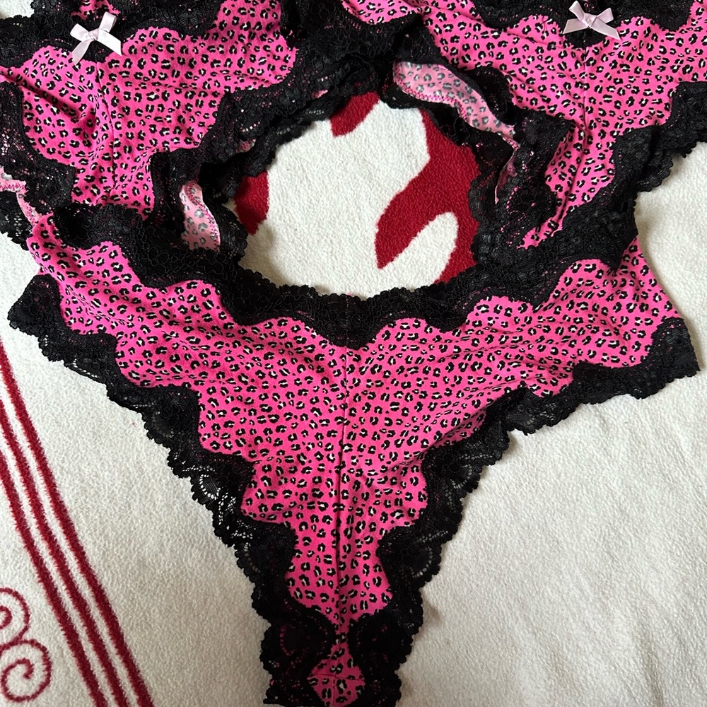 Sold - Picture 3 of 3